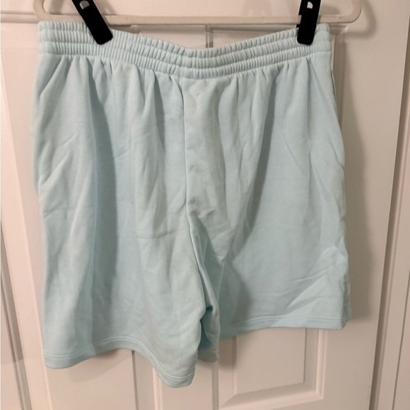 2/$20 NWT Women’sAdidas Originals Adicolor French Terry Shorts-size large - Picture 7 of 8